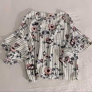 SHORT-SLEEVE Ruffle Trim Floral Blouse